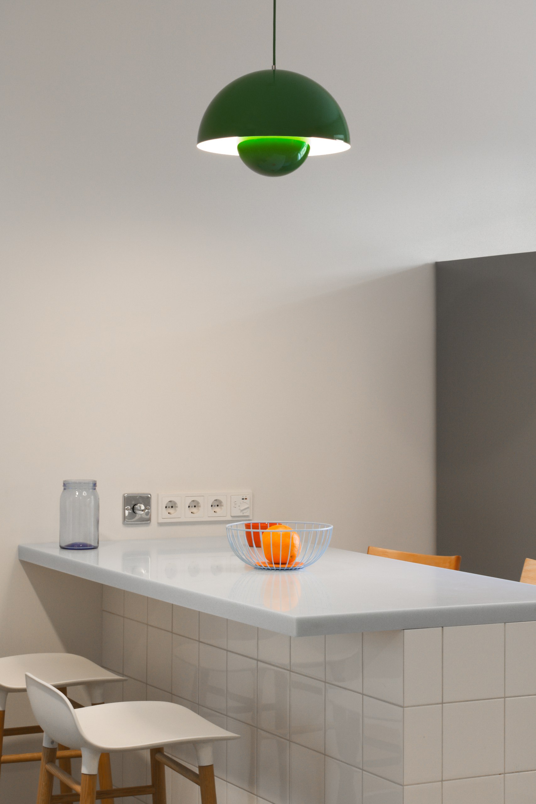 Для дизайнеров зачастую непростой, но оттого ещё более интересной, является работа с проектами для творческих людей — клиентами Spam Buro стал семейный тандем в составе мужа-режиссёра и жены-сценарист... | Сетка — социальная сеть от hh.ru