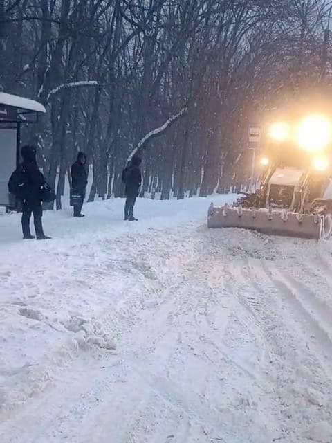 Коммунальные службы города весь день боролись со снегом
@stavropolyevibe | Сетка — социальная сеть от hh.ru