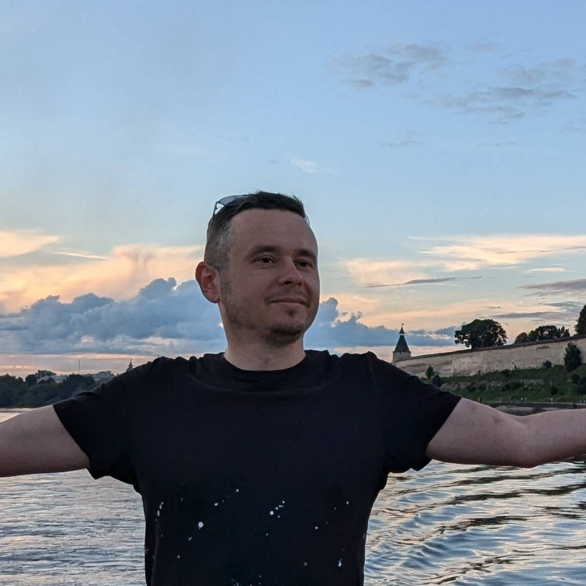 Владислав Лестев | Сетка — социальная сеть от hh.ru