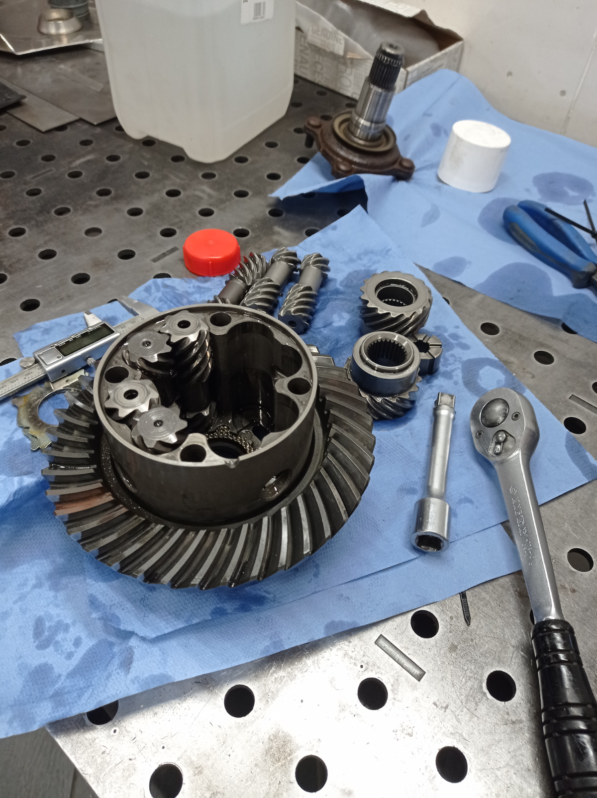 Всем привет! 
Я тут совсем недавно и пока разбираюсь что к чему. Если поможете, буду признателен. 
Безумно интересно разбираться в чем то новом | Сетка — социальная сеть от hh.ru