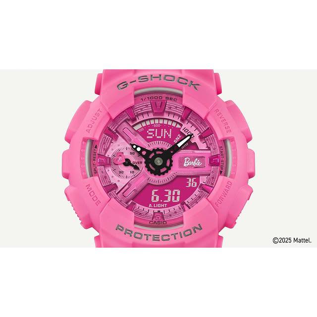 Шок, G-Shock заколлабились с Barbie и выпустили ну очень розовые часы. На них есть лого, надпись и эмблема Барби. В России можно купить за 15 тысяч рублс.
Подписывайтесь на ЗЛП 🍕 | Сетка — социальная сеть от hh.ru