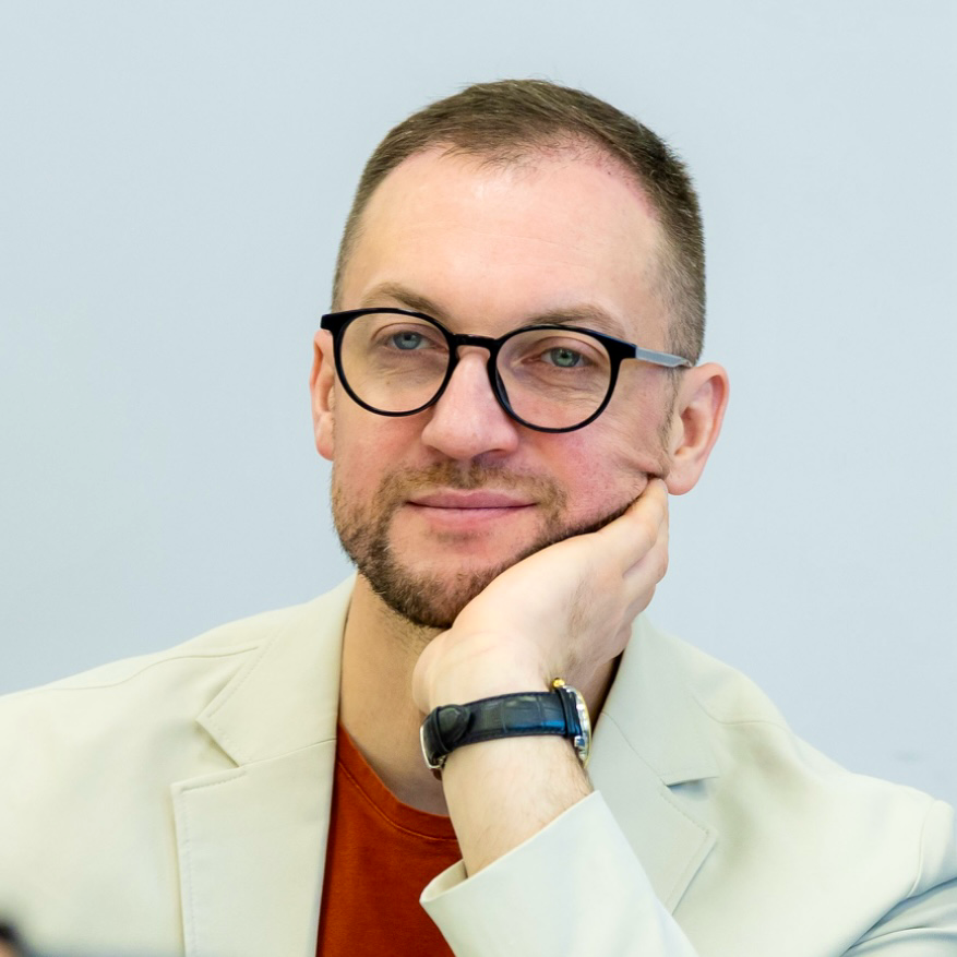 Заметка дня:
Излишний контроль снижает инициативность сотрудников, убивает творческие моменты работы, формирует роботов, которых нельзя попросить работать хорошо | Сетка — социальная сеть от hh.ru