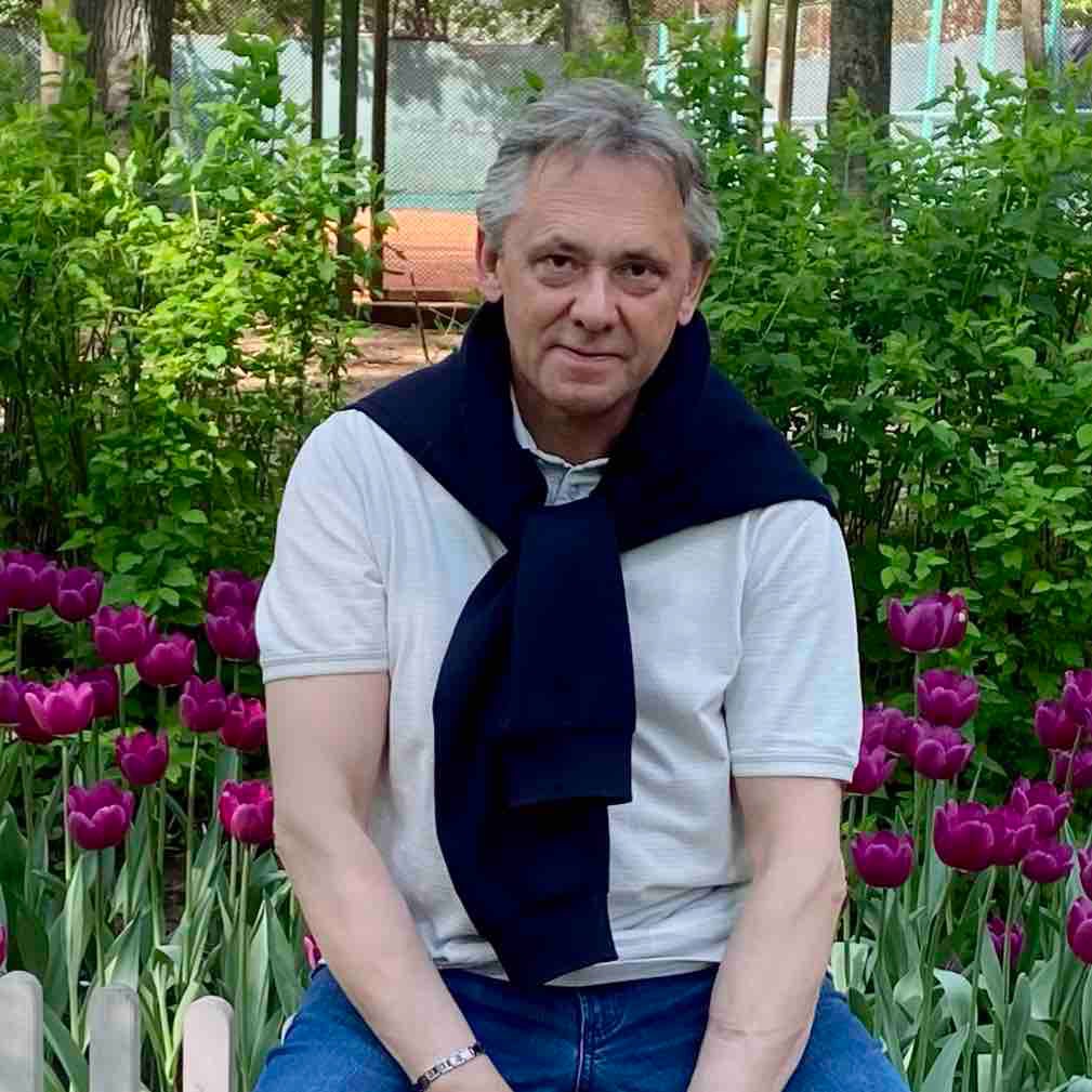 Виктор Голованов