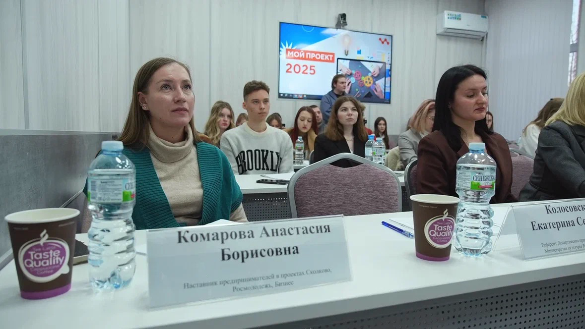50 оттенков эмоций, когда ты преподаватель на защите курсовых работ😁
А какие эмоции вызывает у вас ваша работа? Делитесь в комментариях! Давайте вычислим самую захватывающую профессию😎
#ИМЭС #КМЭПТ #э... | Сетка — социальная сеть от hh.ru