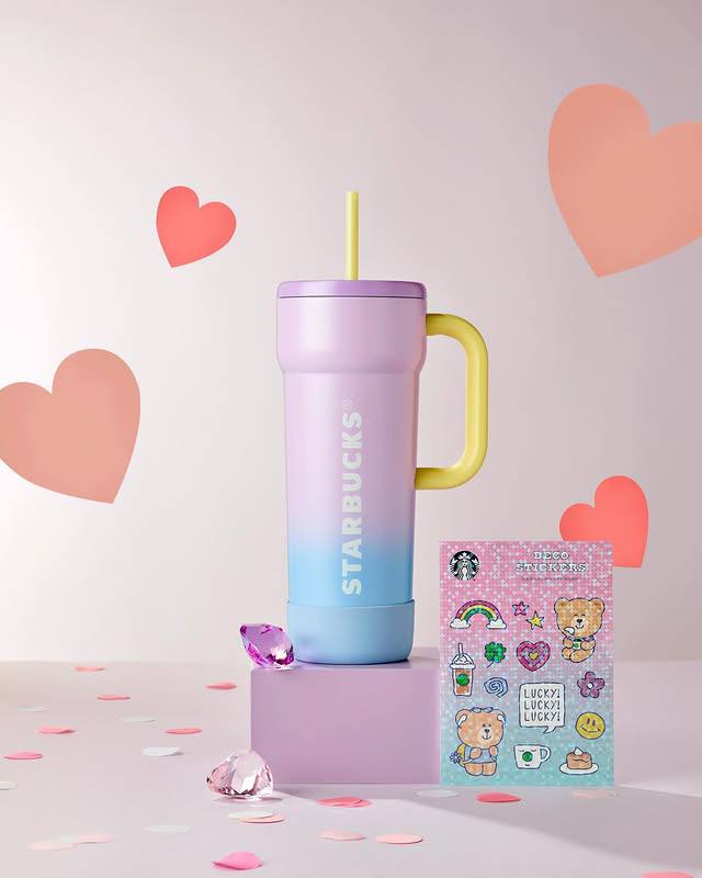 Ооо, корейский Starbucks выпустил милашную коллекцию наклеек, чехлов, подвесок, мягких игрушек, канц-товаров и, конечно, фирменную кружку.
хотеть
Подписывайтесь на ЗЛП 🍕 | Сетка — социальная сеть от hh.ru