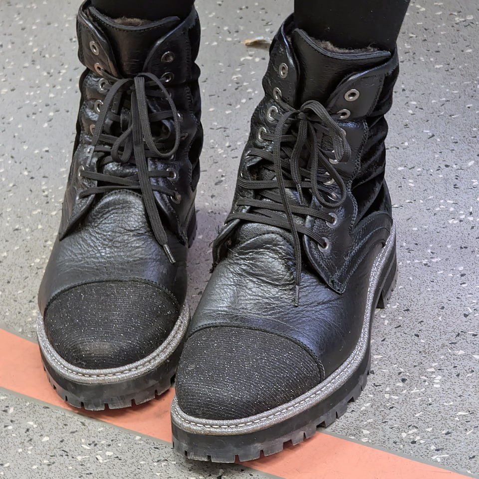 Очч аккуратный микс текстур 🤩
И только пару альтернатив такого типа
🪙Ссылка#1
🪙Ссылка#2
И о погоде ☀️
Сегодня в Москве ясно
Утром -8 ☀️
Днём +3 ☀️
Вечером 0 ☀️
#обувь #февраль #2025г #ногимосковскогом... | Сетка — социальная сеть от hh.ru