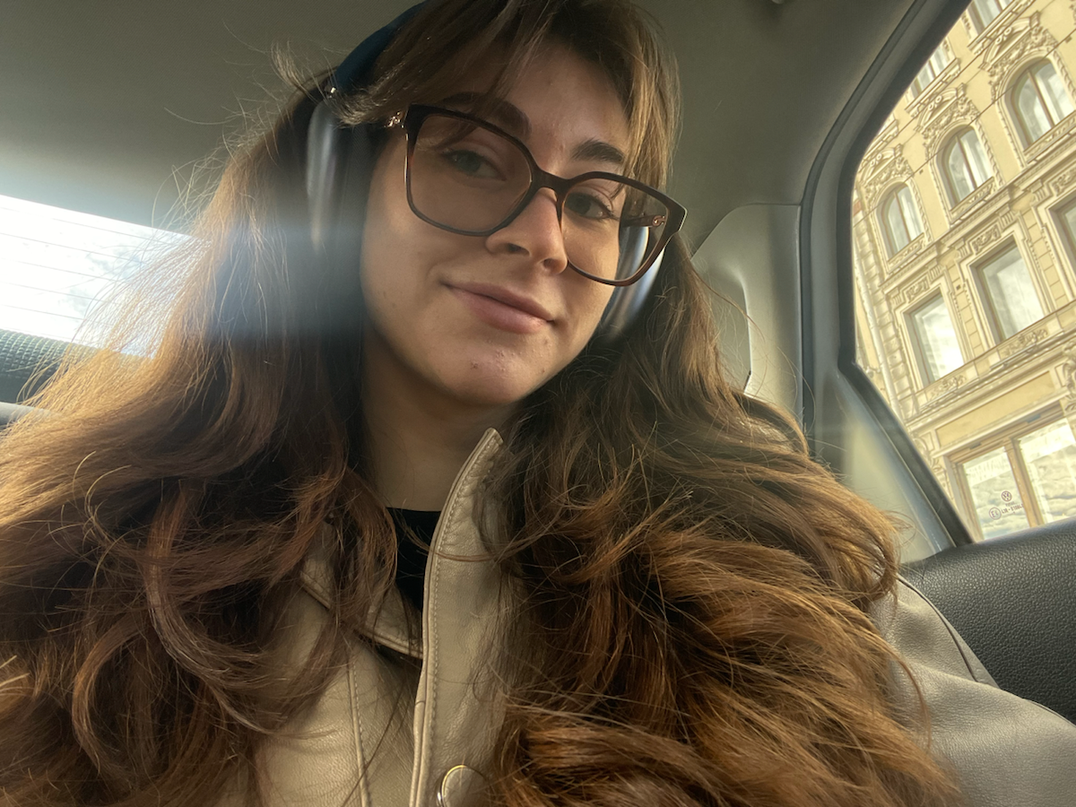Привет, сетка!
Я Настя, работаю в hr, занимаюсь рекрутментом и не только:) Параллельно обучаюсь на организационного психолога, что помогает в моей нынешней деятельности | Сетка — социальная сеть от hh.ru