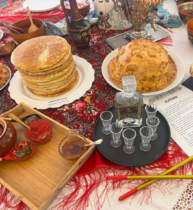 ‍ 🥞Самая высокая блинная башня и кулинарные мастер-классы в Измайловском Кремле
2 марта 12:00-15:00
Вас ждут захватывающие кулинарные соревнования, в которых шеф-повара и студенты продемонстрируют сво... | Сетка — социальная сеть от hh.ru