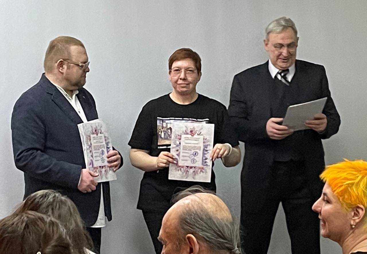 Сегодня было хорошо, много новых лиц и ряд новых знакомых! Здорово! МОО «Союз писателей Рунета» и НАП «Русский литературный центр» двигаются дальше | Сетка — социальная сеть от hh.ru