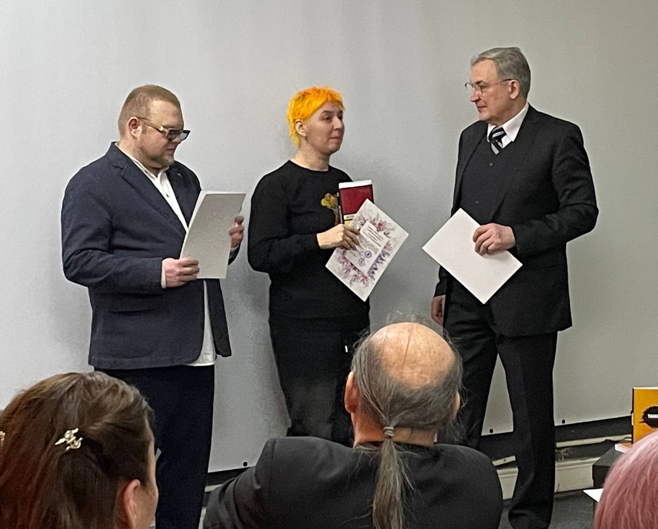 Сегодня было хорошо, много новых лиц и ряд новых знакомых! Здорово! МОО «Союз писателей Рунета» и НАП «Русский литературный центр» двигаются дальше | Сетка — социальная сеть от hh.ru