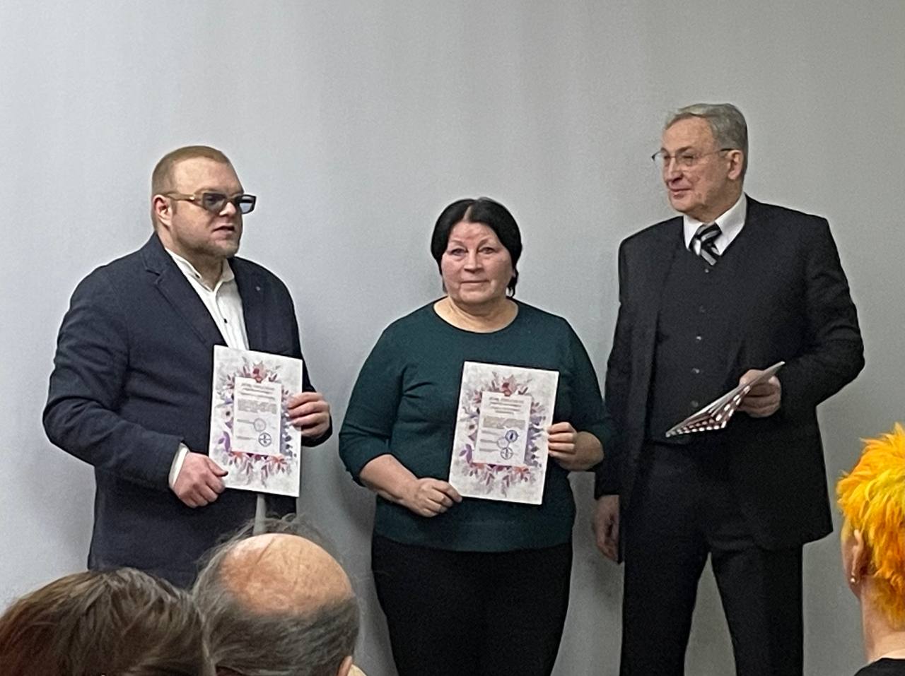 Сегодня было хорошо, много новых лиц и ряд новых знакомых! Здорово! МОО «Союз писателей Рунета» и НАП «Русский литературный центр» двигаются дальше | Сетка — социальная сеть от hh.ru