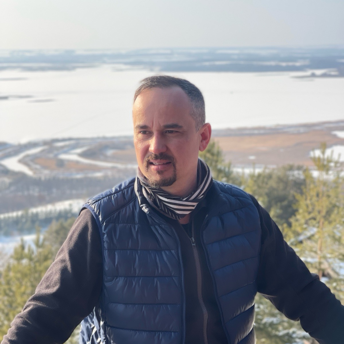 Руслан Чернов