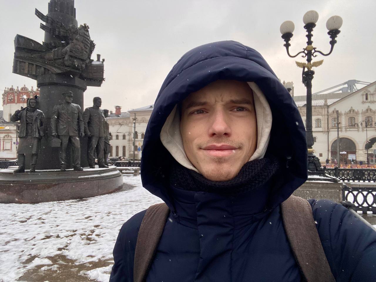 📈🕯Шок! Этот человек в воскресенье утром вырос из теплой кроватки и пошел на умное мероприятие по экономической аналитике 💸💸💵 | Сетка — социальная сеть от hh.ru