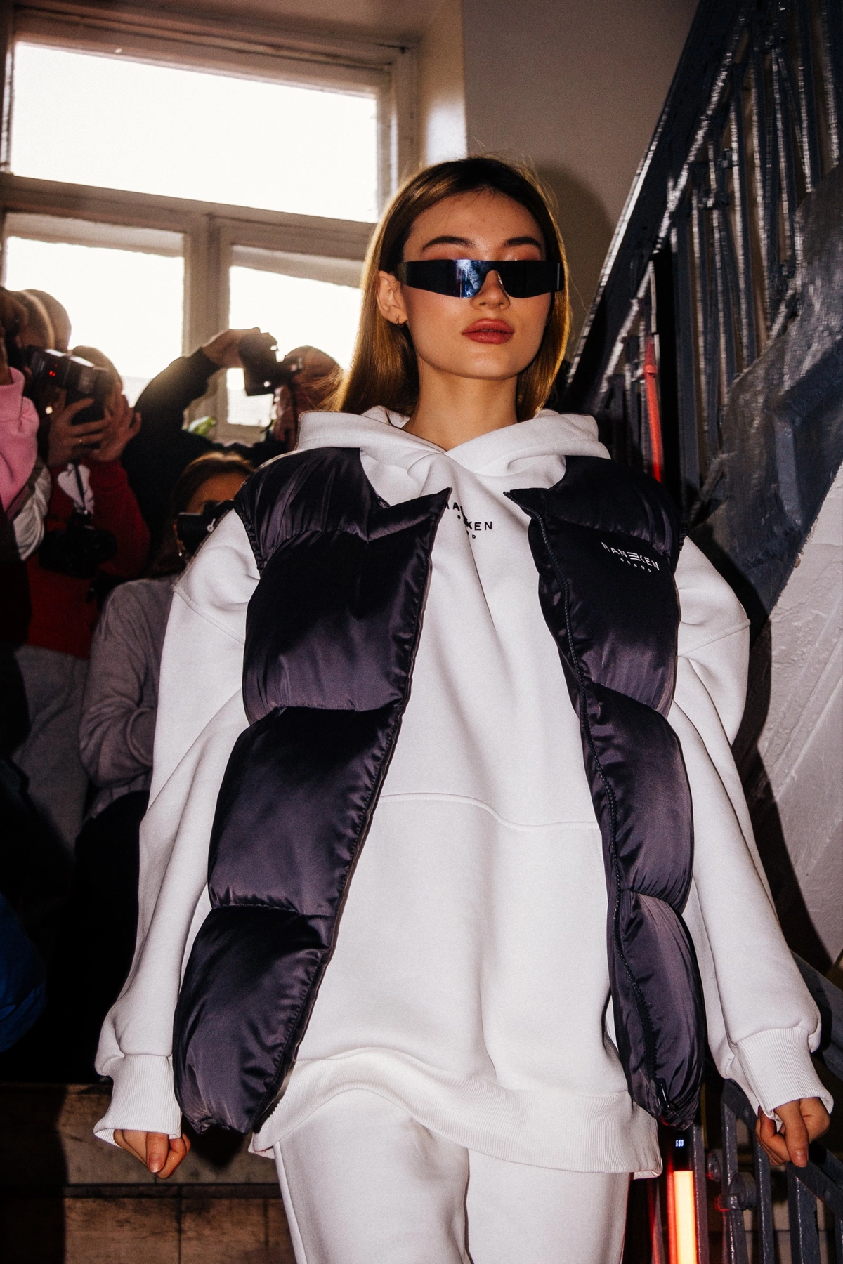 Фотосессия в стиле "Папарацци" на показе Maneken Brand
Фотограф в Петербурге: Александр Волосенцев
#Папарацци #ManekenBrand #ФотографПитер #РекламныйФотограф
#КонтентФотографСпб | Сетка — социальная сеть от hh.ru