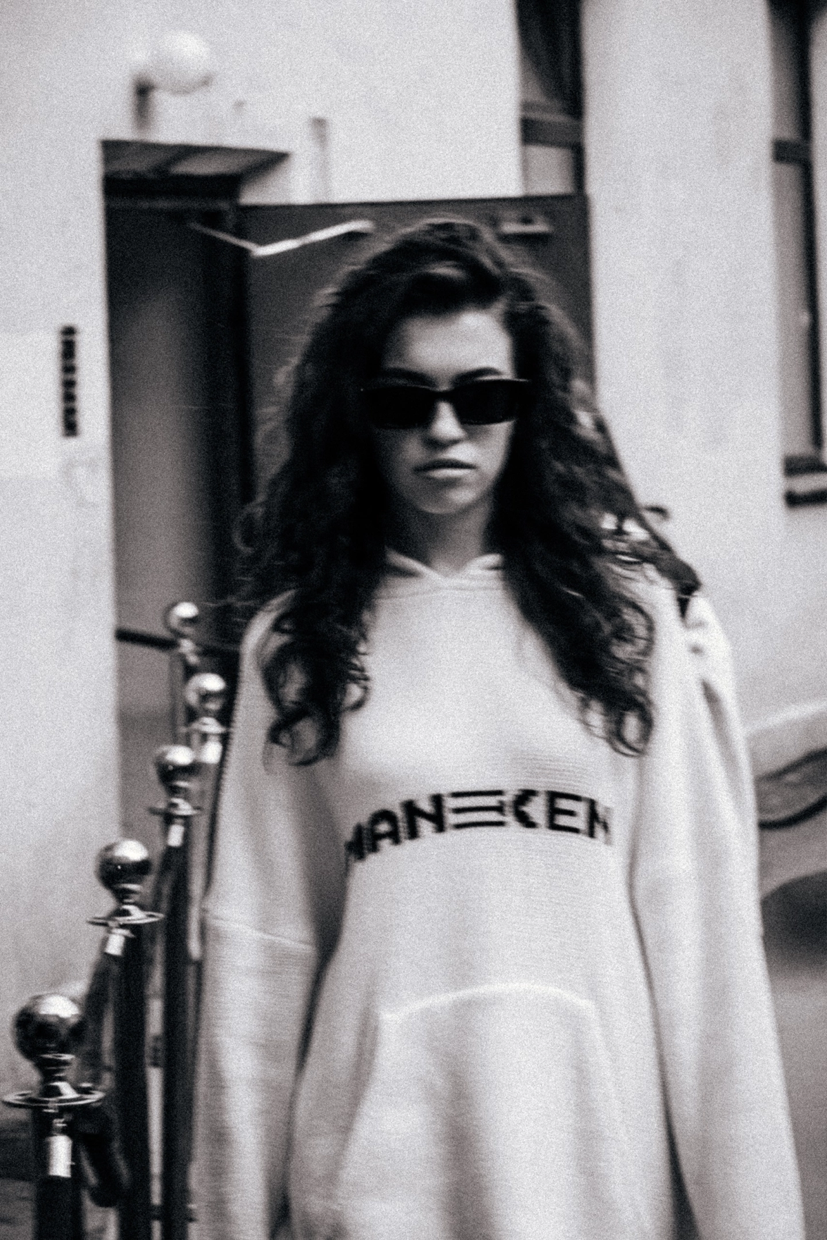 Фотосессия в стиле "Папарацци" на показе Maneken Brand
Фотограф в Петербурге: Александр Волосенцев
#Папарацци #ManekenBrand #ФотографПитер #РекламныйФотограф
#КонтентФотографСпб | Сетка — социальная сеть от hh.ru