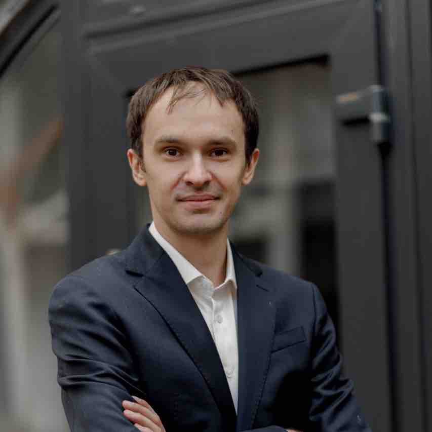 Антон Розов