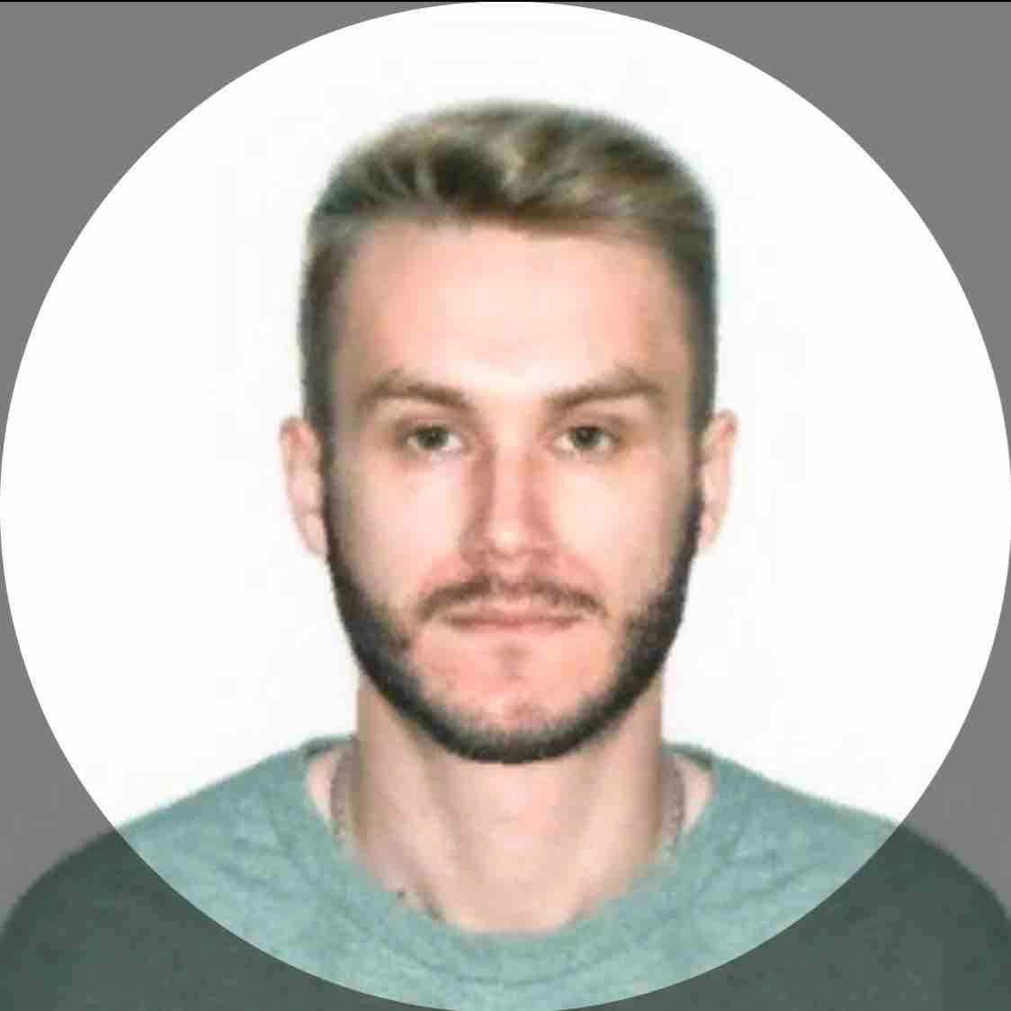 Андрей Николаев