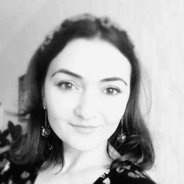 Амина Срукова