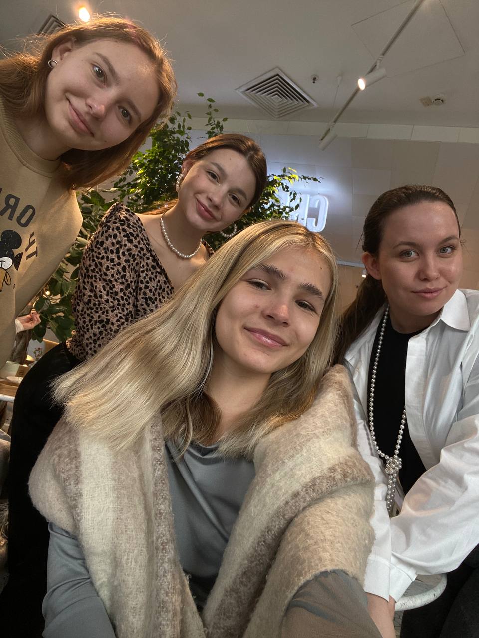 гуд морнинг, пипл!
Я наконец-то тотально здорова💜 мне видимо это реально просто было нужно, чтобы посвятить неделю рефлексии, а не забивать другими делами :))
принято много интересных решений, придума... | Сетка — социальная сеть от hh.ru