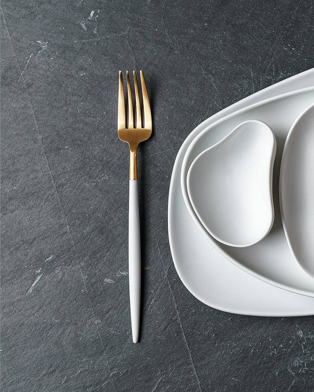 Cookplay – фарфор, который меняет правила игры.
Испанский бренд, переосмысляющий подачу: нестандартные формы, минимализм и прочный фарфор | Сетка — социальная сеть от hh.ru