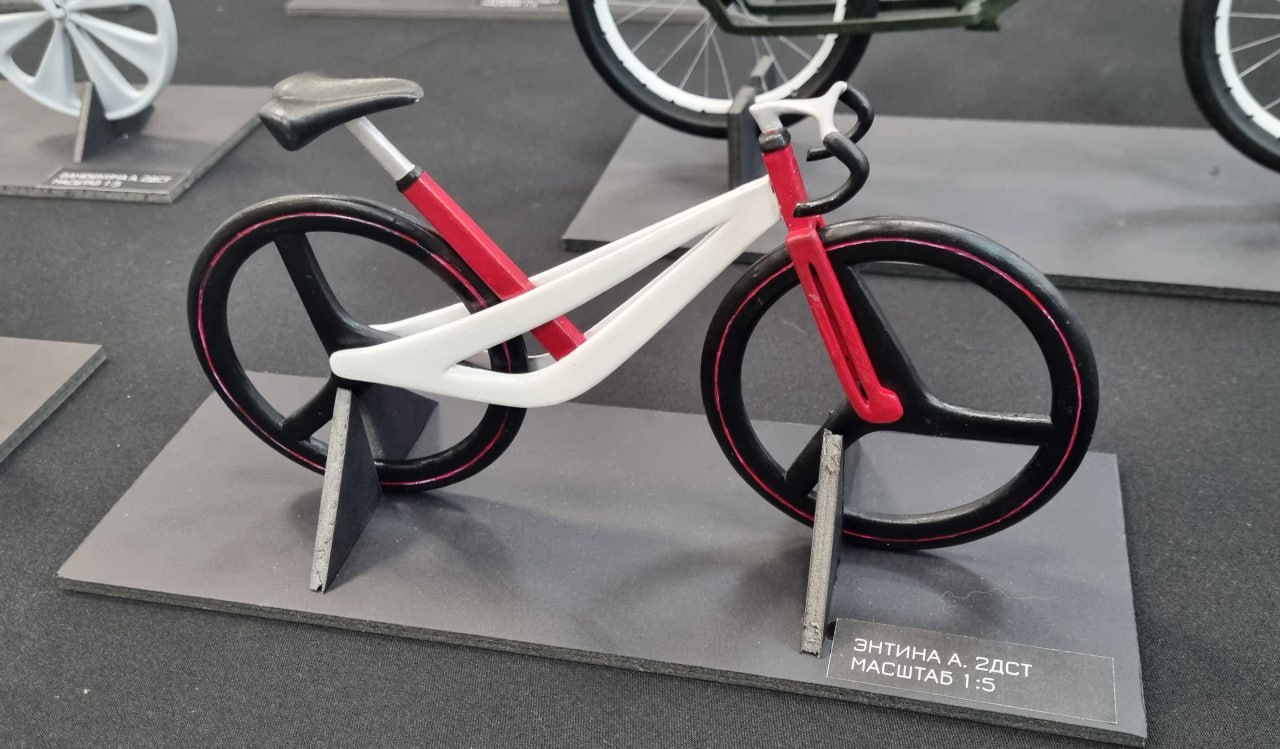 🚴‍♂️Готовь сани летом, а велосипед к зимнему ректорскому просмотру!🚴🏻‍♀️
Смотрим работы студентов второго курса кафедры дизайна средств транспорта | Сетка — социальная сеть от hh.ru