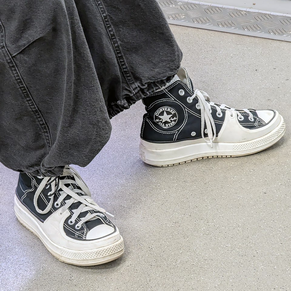 Вроде конверс-ы, но на официальном сайте компании ни слова про эти загогулины.. | Сетка — социальная сеть от hh.ru