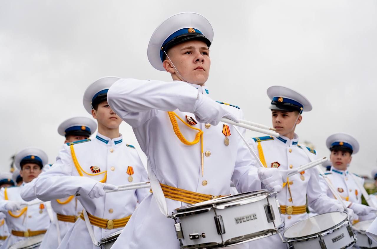 В 6 городах Ставропольского края состоятся Парады Победы
Они пройдут в Невинномысске, Георгиевске, Изобильном, Пятигорске и Буденновске | Сетка — социальная сеть от hh.ru