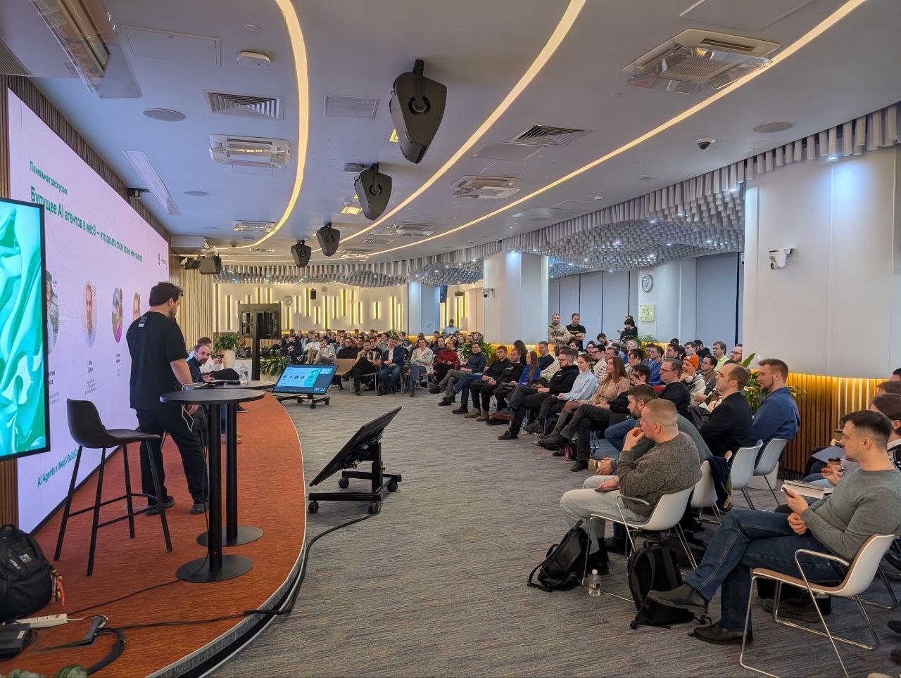 AI Agents x Web3 BuildCon: началось!
Зал битком.
Ещё можно подключиться онлайн:
https://blockchain.dialog.sberbank.ru/translation
ТГ-чат события: @mskfrens | Чат ComUnity Sber: @SberComUnity | Сетка — социальная сеть от hh.ru