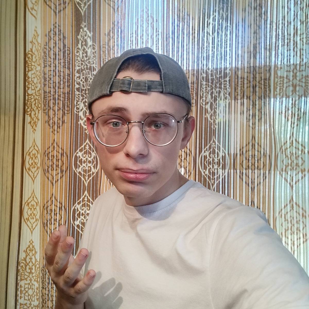Максим Сазонов