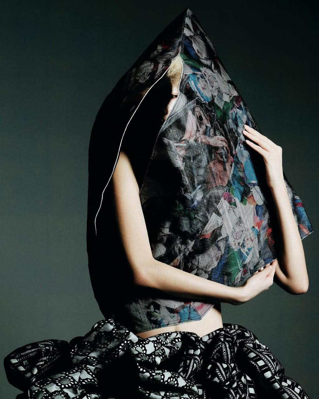 Comme des Garçons в последнем номере китайского W Magazine.
#WA03 | Сетка — социальная сеть от hh.ru