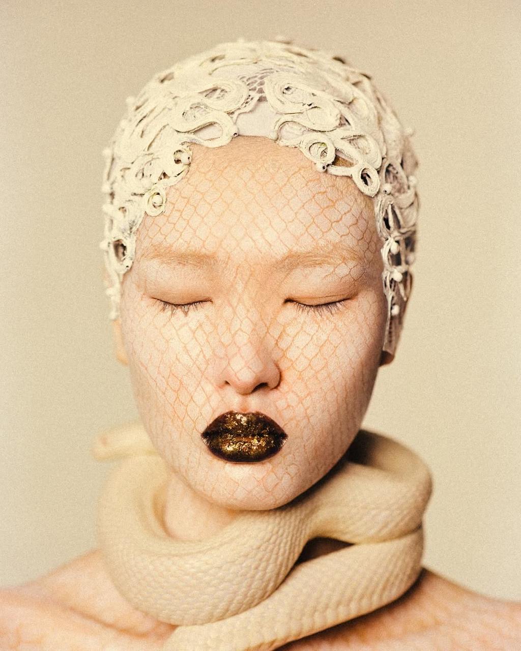 Comme des Garçons в последнем номере китайского W Magazine.
#WA03 | Сетка — социальная сеть от hh.ru