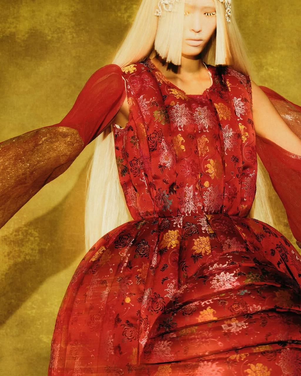 Comme des Garçons в последнем номере китайского W Magazine.
#WA03 | Сетка — социальная сеть от hh.ru