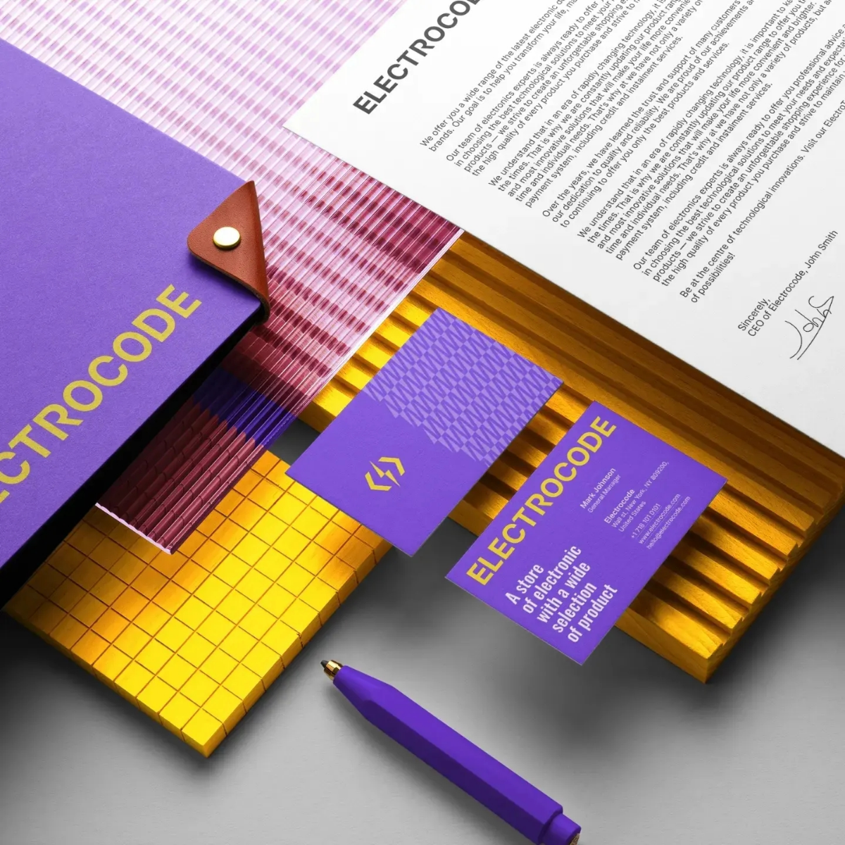 Айдентика для магазинов электроники Electrocode
Требовалось разработать логотип, фирменный стиль и различные носители
Логотип был разработан в двух вариантах: шрифтовом и коротком | Сетка — социальная сеть от hh.ru