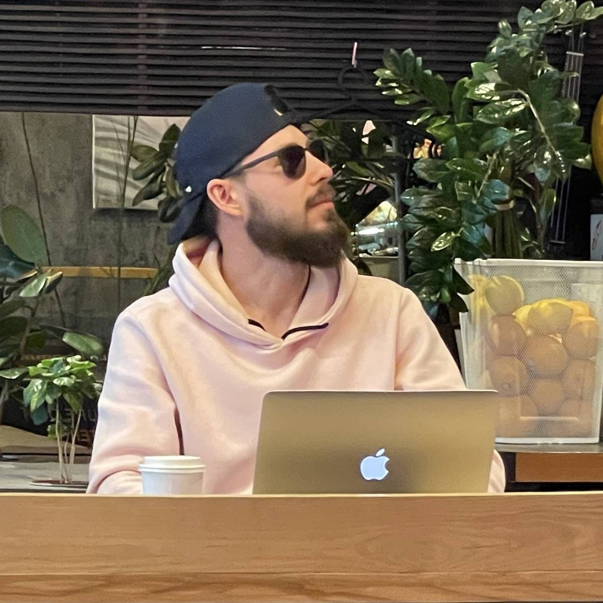 Илья Бушманов