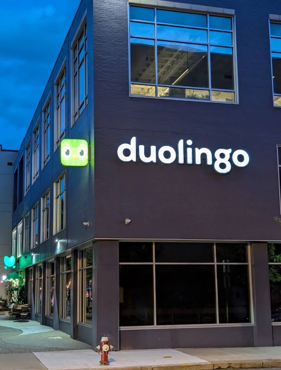 Шок, у Duolingo есть заведение, где можно поесть тако и прочий популярный мексиканский фастфуд. Таккерия Duo’s недавно открылась в Персильвании, но уже активно пользуется спросом | Сетка — социальная сеть от hh.ru