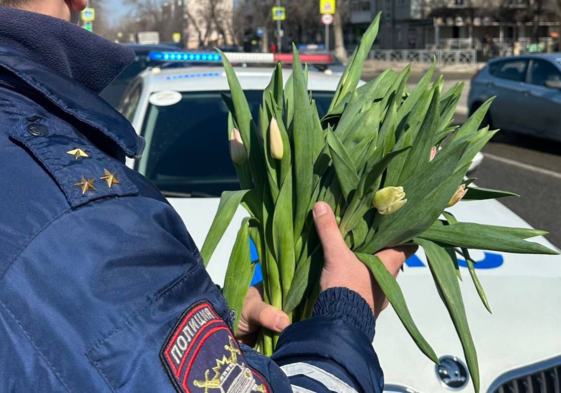 Традиционная акция «Цветы для автоледи» на автодорогах Ставрополья
Мероприятия проходит по всему краю | Сетка — социальная сеть от hh.ru