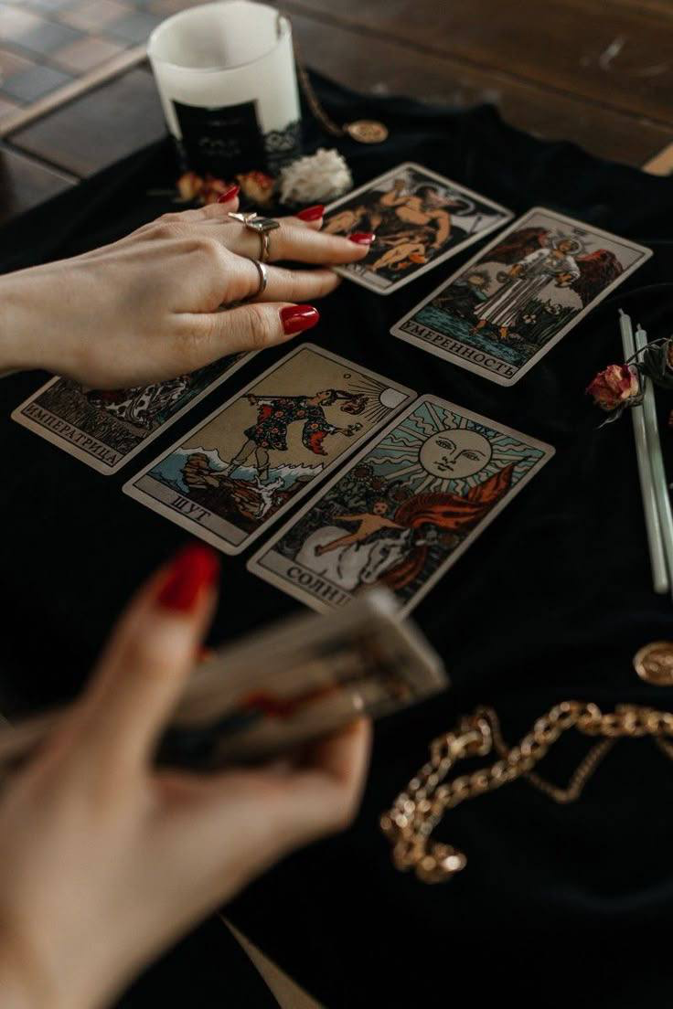 🌟 Алиса умеет гадать на Таро! | Сетка — социальная сеть от hh.ru