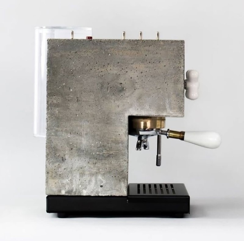 Бруталистская кофе машина
Дизайн: anzacoffee
🏢Brutalism | Сетка — социальная сеть от hh.ru
