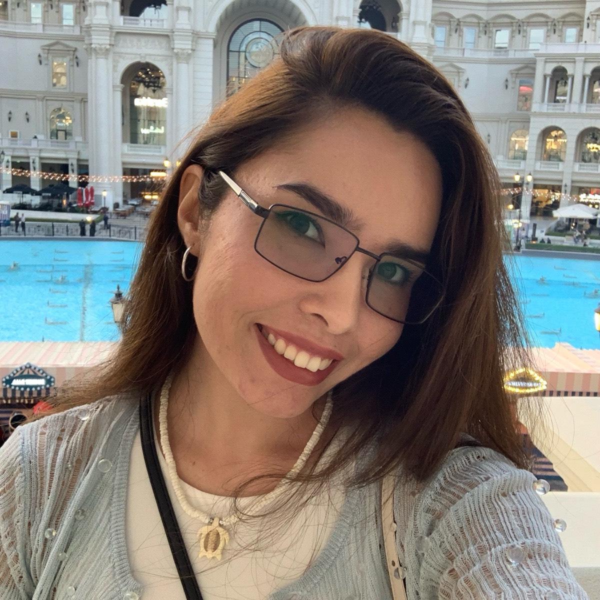 Сана Альзамарова