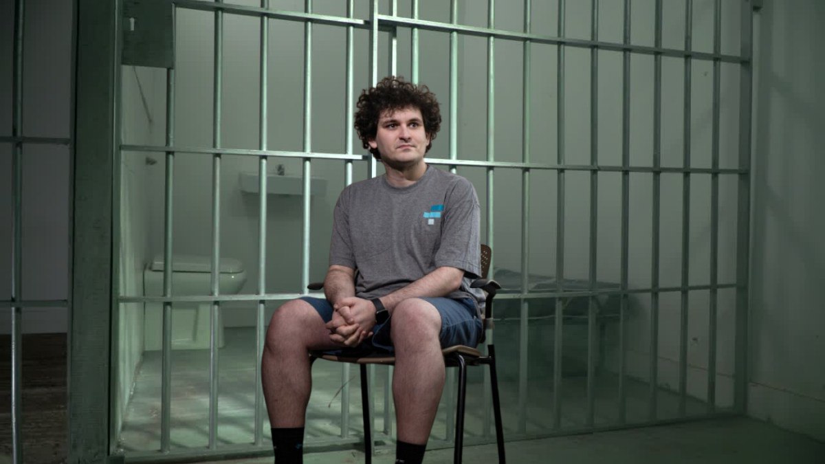 Сэм Бэнкман-Фрид отправлен в одиночку из-за несогласованного интервью | Сетка — социальная сеть от hh.ru