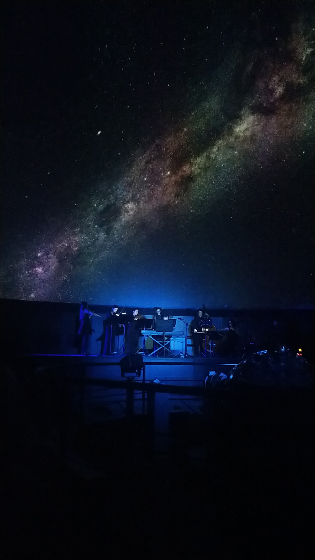 Если смешать мысли и чувства, то получится музыка Людовико Эйнауди
#планетарий #эйнауди #музыка #вселенная | Сетка — социальная сеть от hh.ru