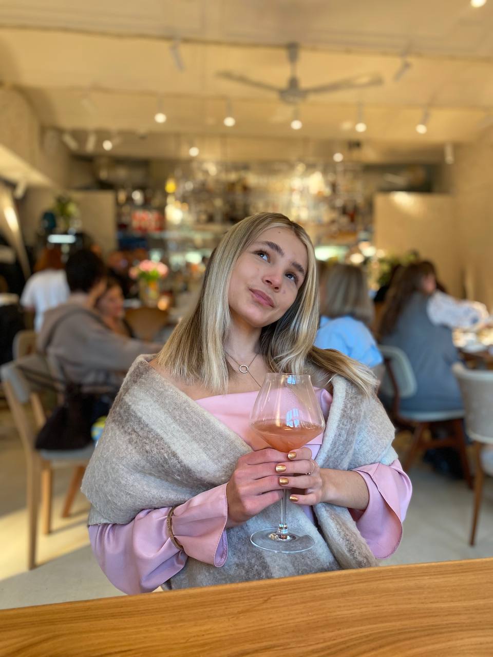какие-то невероятно светлые были выходные!!!
Все для нас – для милых дам 💅🏻
просто наслаждаюсь своей галлерей, количеству улыбок и энергии на фото…
но на этом мои выходные не заканчиваются, я «вкатыва... | Сетка — социальная сеть от hh.ru