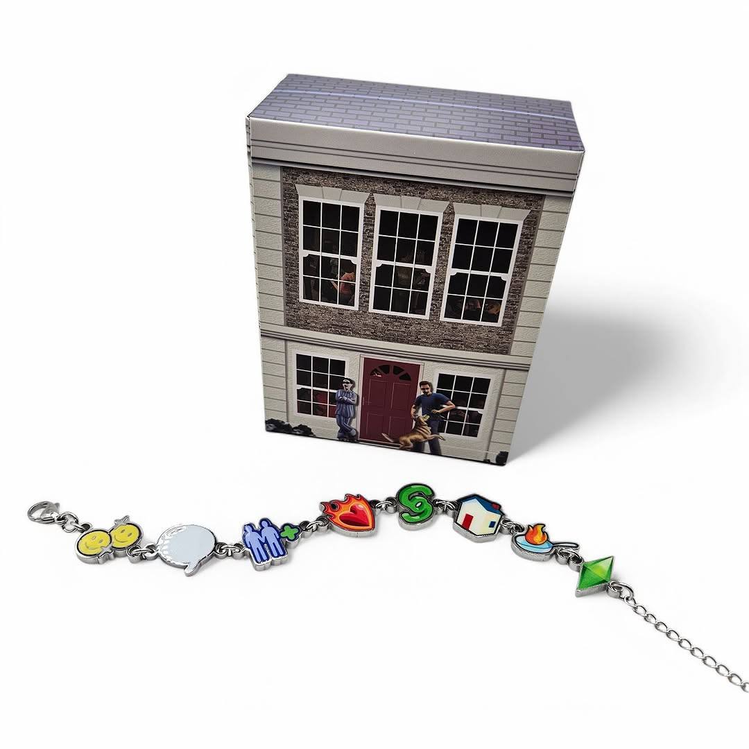 Оп, браслет по Sims выпустили Unjust jewelry, на нем есть все узнаваемые иконки из игры, например, значок заработка, хороших отношений и даже зеленый пламбоб | Сетка — социальная сеть от hh.ru