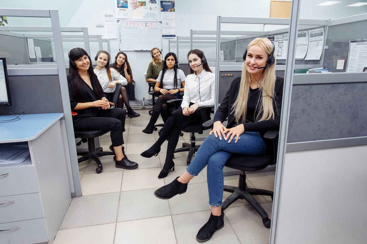 Направления «Актион 360» ⬇️
✔️ Для коммерческих корпораций 
Для крупного и среднего бизнеса: компаний с оборотом от 500 млн руб | Сетка — социальная сеть от hh.ru