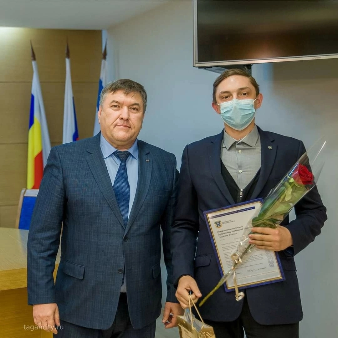 Время молодых – время, тех кому не все равно! 🇷🇺 | Сетка — социальная сеть от hh.ru