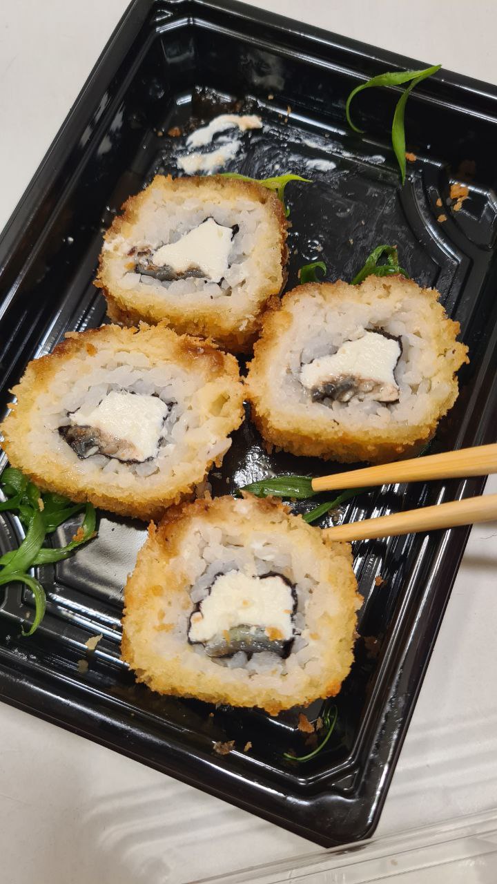 Я никогда не писал негативных отзывов и не требовал заменять блюда в ресторанах. Многие говорят, что зря
На прошлой неделе мы заказали доставку роллов в нашем любимом, но недешевом ресторане у дома | Сетка — социальная сеть от hh.ru