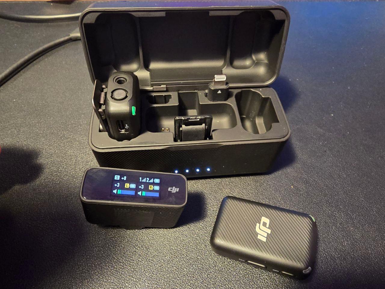 Новые игрушки
Купил себе питлички Dji mic 1 "Как у Дудя" (да и у всех крутых блогеров). Пожалуй лучшие петлички в мире (ну ща вторая еще версия вышла правд).
Купил на авито за 17500 | Сетка — социальная сеть от hh.ru