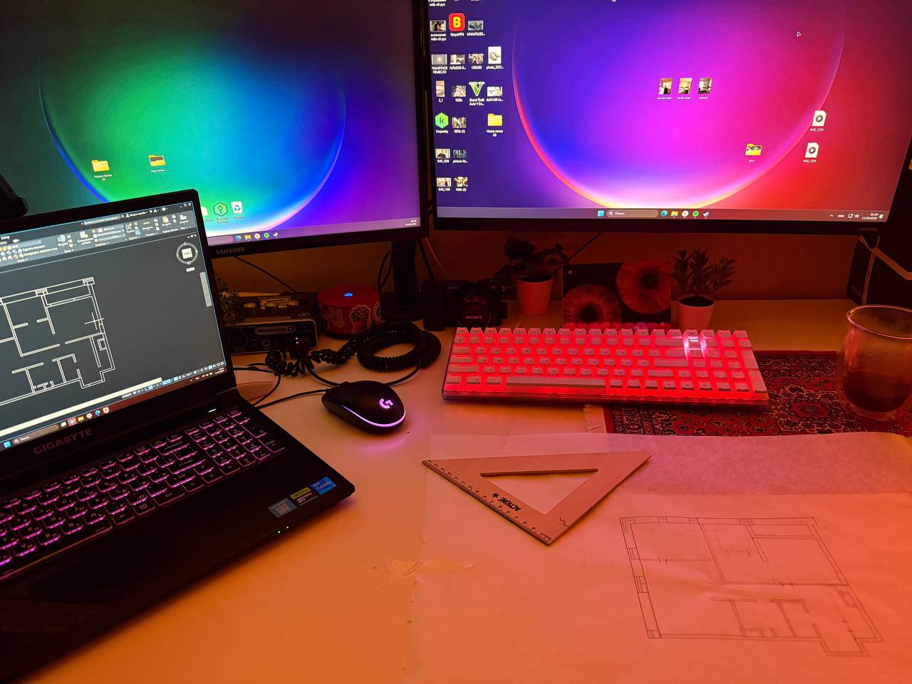 в интернете 


в жизни 
делаю бесплатное тестовое 😊 | Сетка — социальная сеть от hh.ru