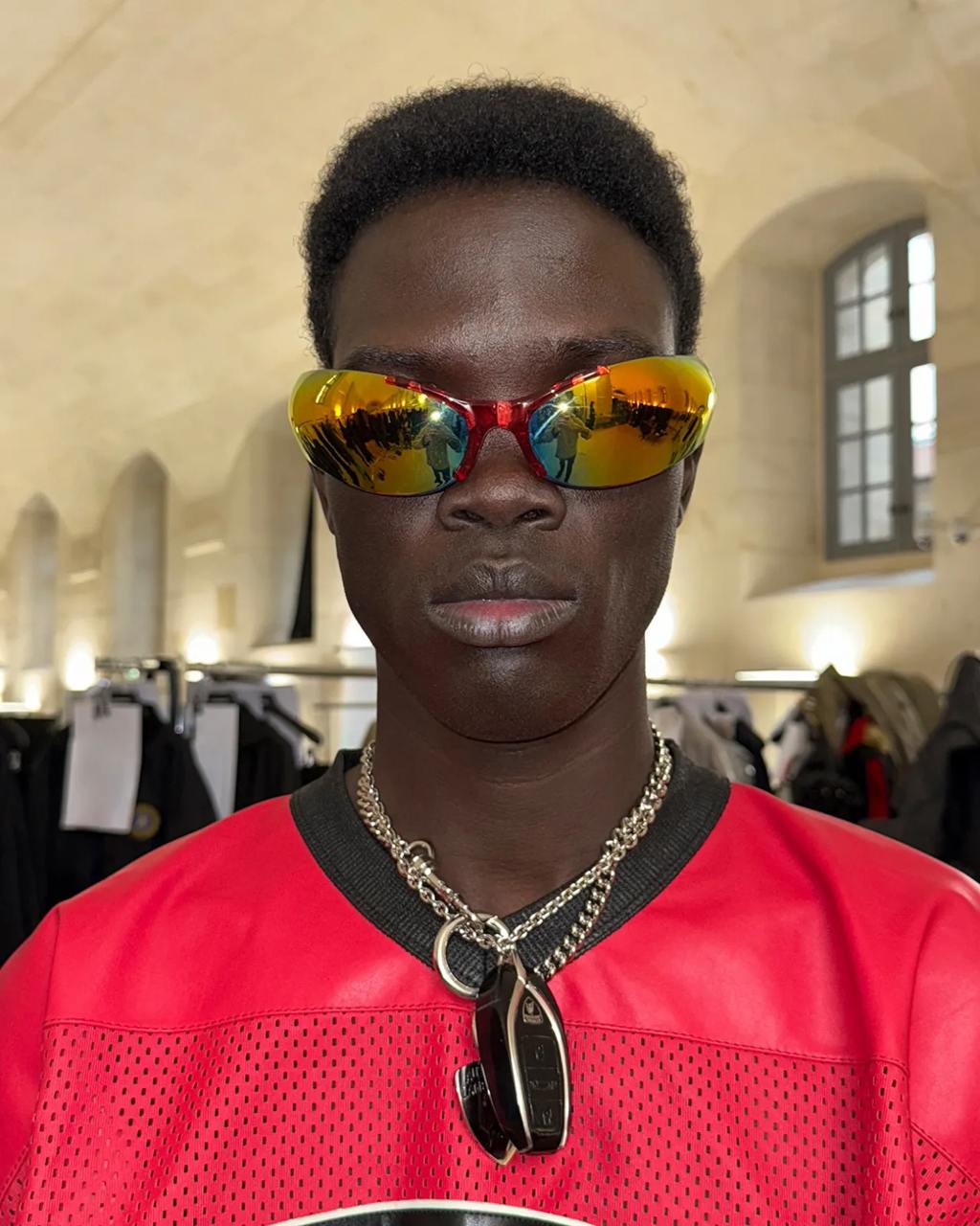 Подходящий лук для прогулок с коляской Lamborghini. Balenciaga тоже объединилась с этим производителем люксовых автомобилей | Сетка — социальная сеть от hh.ru