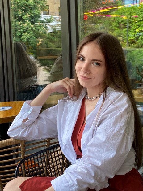 Ангелина Лопатько